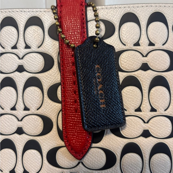 NWT Coach x Keith Haring Collab Shoulder Tote - Picture 5 of 6